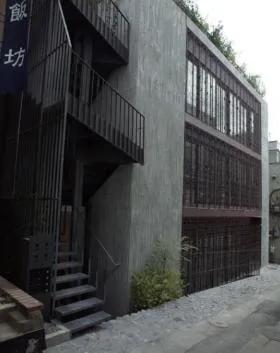 フィオラ南青山ビルの外観