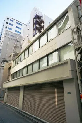 井門新宿御苑ビルの外観