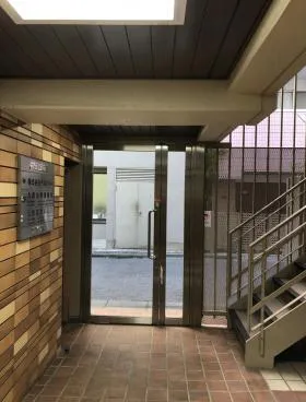 井門新宿御苑ビルの外観