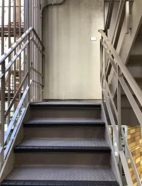 井門新宿御苑ビルの外観