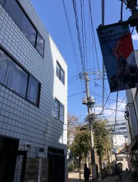 河上ビルの外観