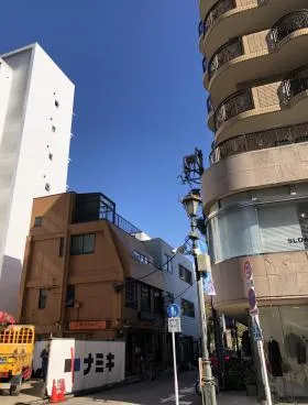 河上ビルの外観