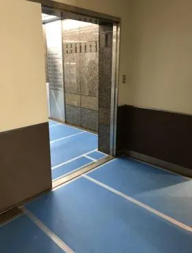 全理連ビルの外観