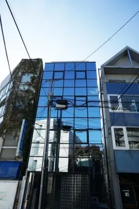 原宿ドレスビルの外観