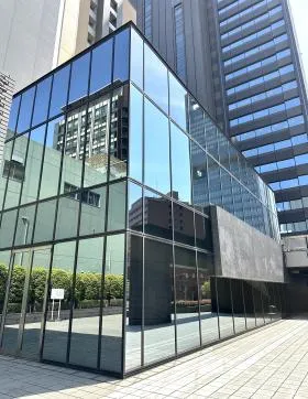 マインズタワーアネックスビルの外観