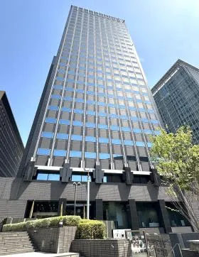 マインズタワーアネックスビルの外観