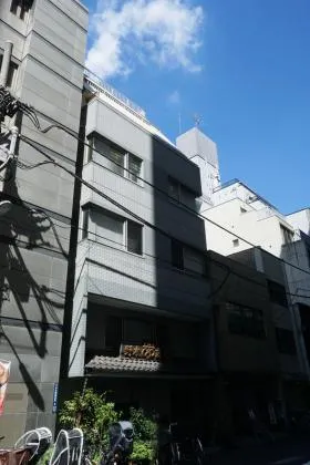 HTT人形町ビルの外観