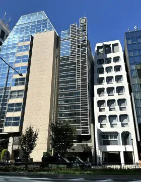 青山但馬屋ビルの外観