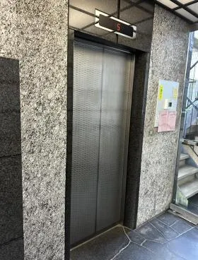 青山但馬屋ビルの外観