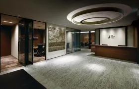 大手町パーク(プレミアムオフィス)ビルの外観