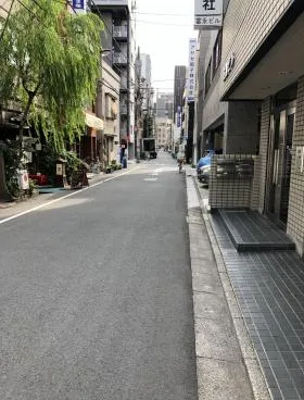 友朋ビルの外観