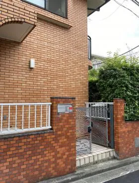 アビターレ表参道ビルの外観