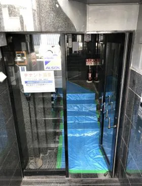 東成ビルの外観