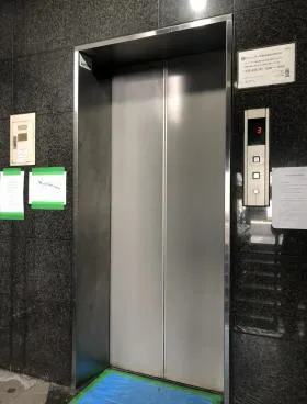 東成ビルの外観