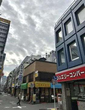東成ビルの外観