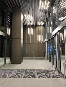 世界貿易センタービルディング南館の外観
