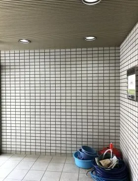 秀和浜松町駅前ビルの外観