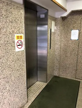 山崎ビルの外観