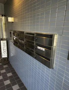 ウィン市ヶ谷ビルの外観