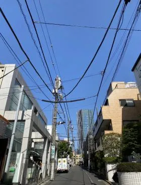 NISHIAZABU ROJIビルの外観