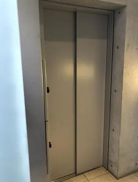 Roofビルの外観