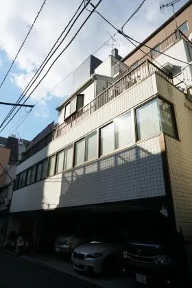 新井ビルの外観