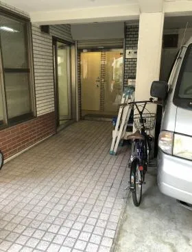 新井ビルの外観