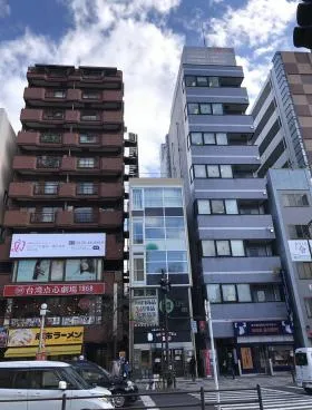 グランディックビルの外観