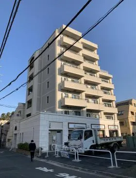 Tom’s Grandeビルの外観
