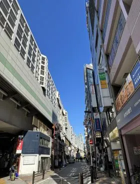 神田駅前ビルの外観