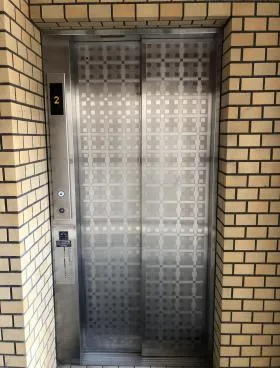 サンパレス目黒ビルの外観