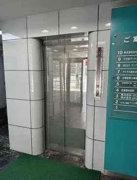 SRビルの外観