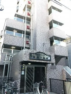 モナーク新宿下落合ビルの外観