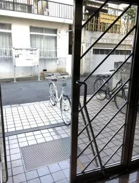 モナーク新宿下落合ビルの外観