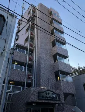モナーク新宿下落合ビルの外観