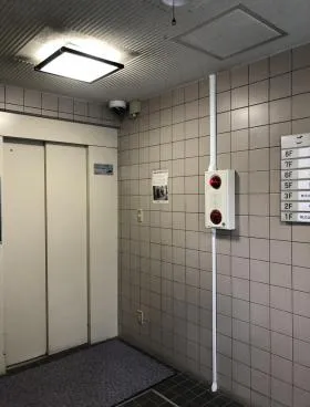 大津屋花二ビルの外観