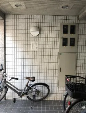 大津屋花二ビルの外観