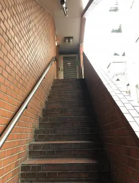 高橋ビルの外観