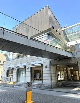 代官山アドレス・ディセビルの外観