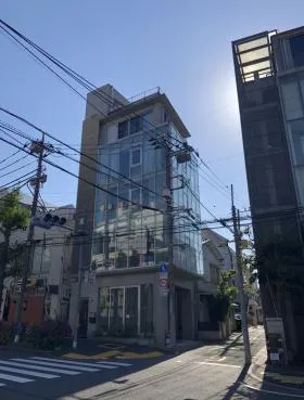 ラ・リゴタワー三宿ビルの外観