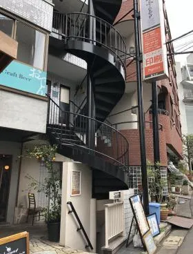 茗荷原ビルの外観