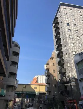 穴原ビルの外観