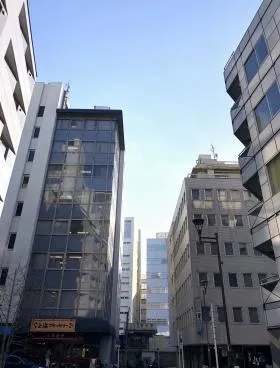 穴原ビルの外観