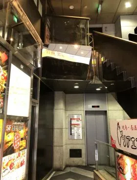 J+RビルサイドRビルの外観