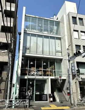 Barbizon75の外観