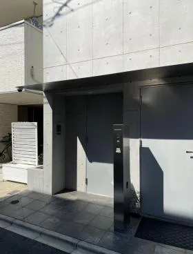 ARK CORNER 新宿若松町ビルの外観