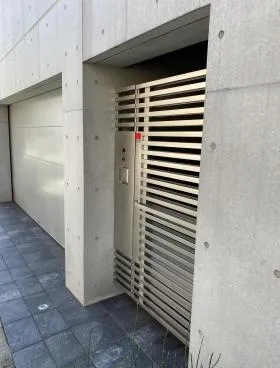 ARK CORNER 新宿若松町ビルの外観