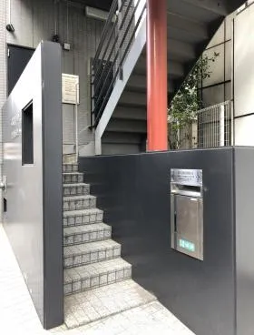 CREDEUSの外観