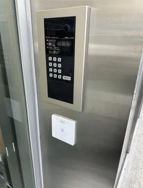 水道橋駅前角地新築ビルの外観