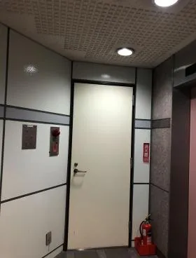 S&Uビルの外観